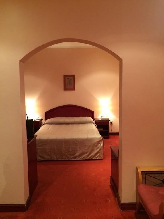 City Center Hotel Manama Bilik gambar