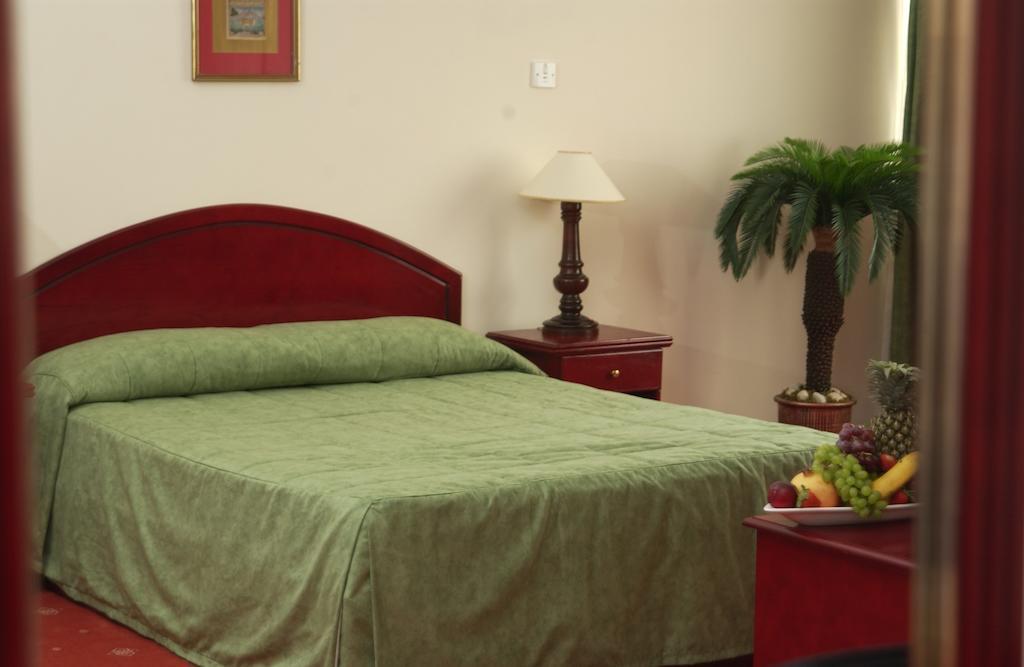 City Center Hotel Manama Bilik gambar